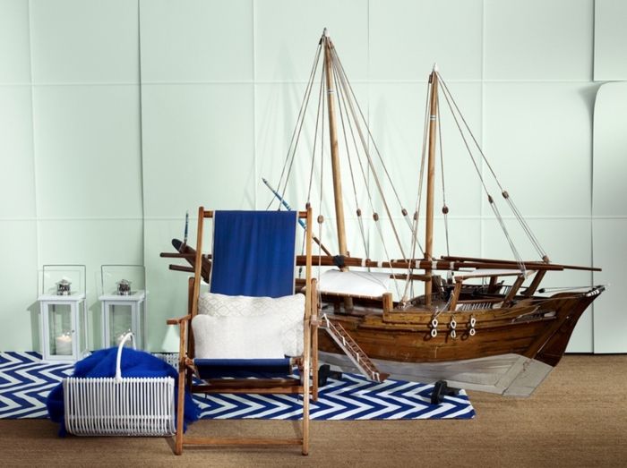 medinės dekoracijos idėjos medinės dekoracijos laivas pagamintas iš medžio kaip namų kėdės žibinto mėlyna interjero apdaila