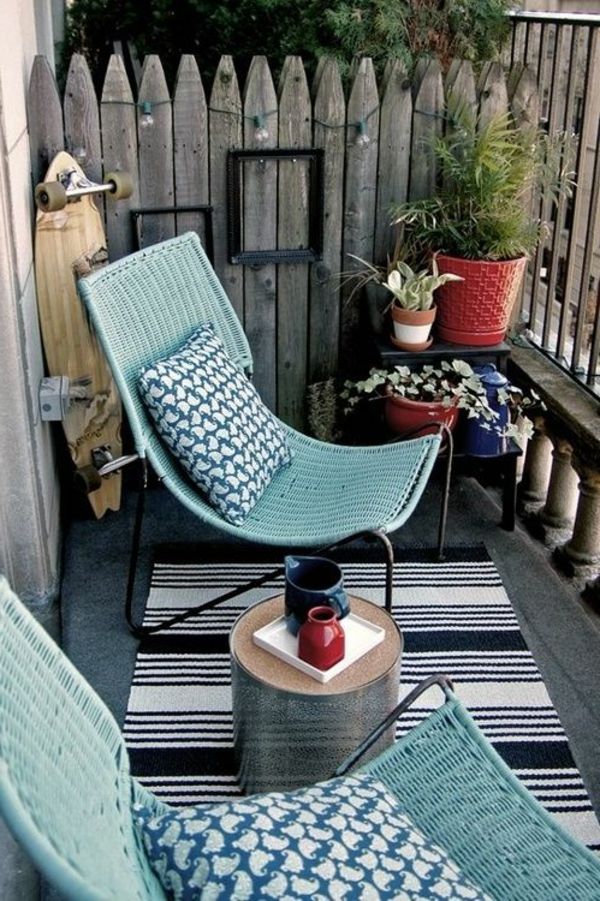 decorare-in-turcoaz-culoare-frumos-pic-terasa-cu-un-cool-scaun