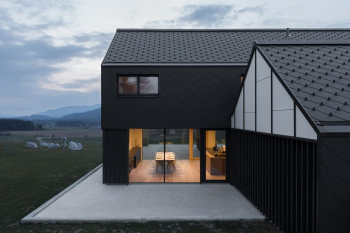 Design-prefabricate-gri-design-house-cu-fronton acoperiș