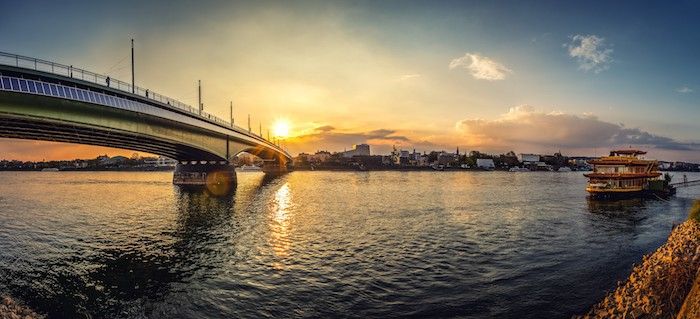billiga resmål destinationer tyskland flod bro skepp sol vatten idéer att fascinera solen över bonn
