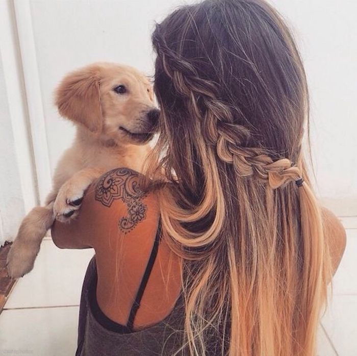 ombre vidutinio ilgio plaukų šukuosenos su pynimo susieta moteris ir šunų gražus nuotraukų idėjas