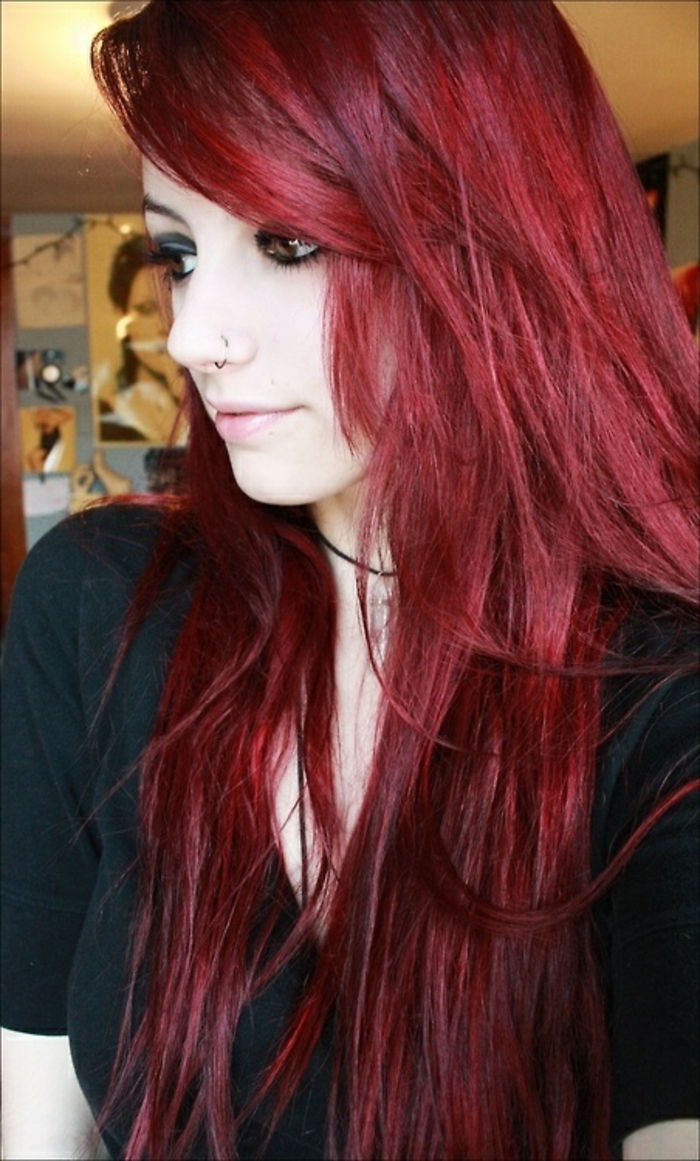 mørk rød-håret-a-blikkfang