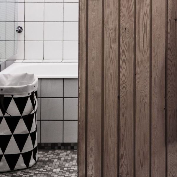 Dusch gardin-självdesign-ursprungliga idéer - vita badrumsplattor