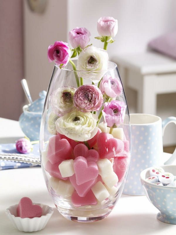speciella bord-dekoration-med-blommor-super-idéer-många rosor
