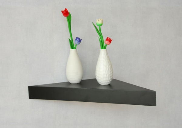 enobarvni tulipani z enim majhnim kotom