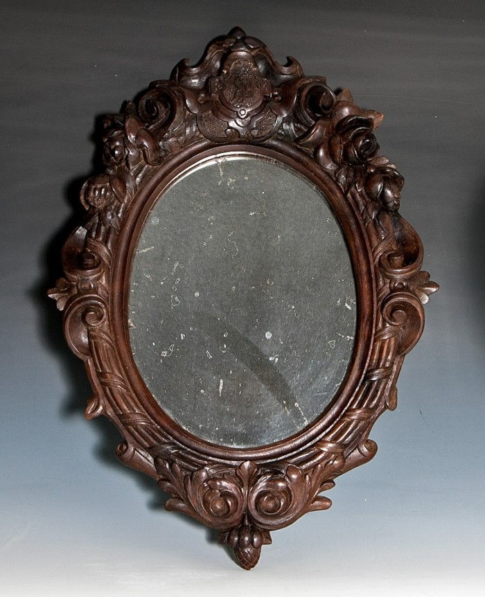 en inte tradizioneller-barock spegel