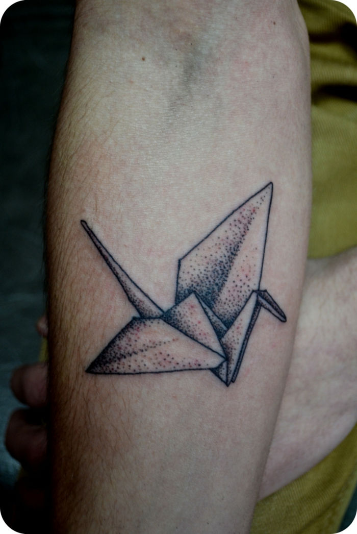 qui troverai una delle nostre idee sul tatuaggio origami - una bella piccola colomba volante