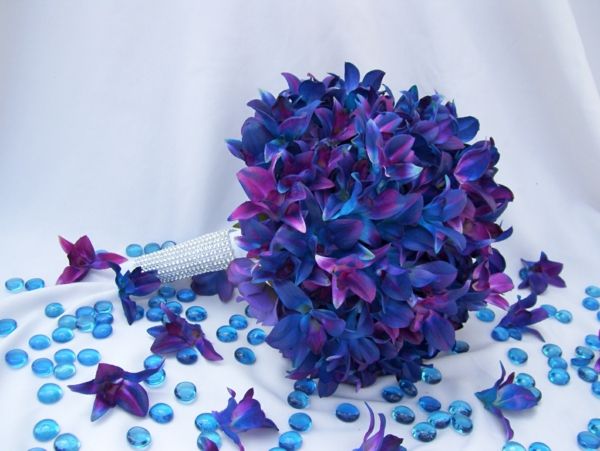 A-gražūs-brautstrauß-su-mėlyna orchidėja-Hochzeitsdeko-Floral Deco su Orchidėjos