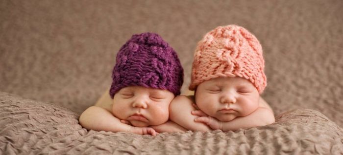 monozygota tvillingar-babies-två-enhet tickade-guard