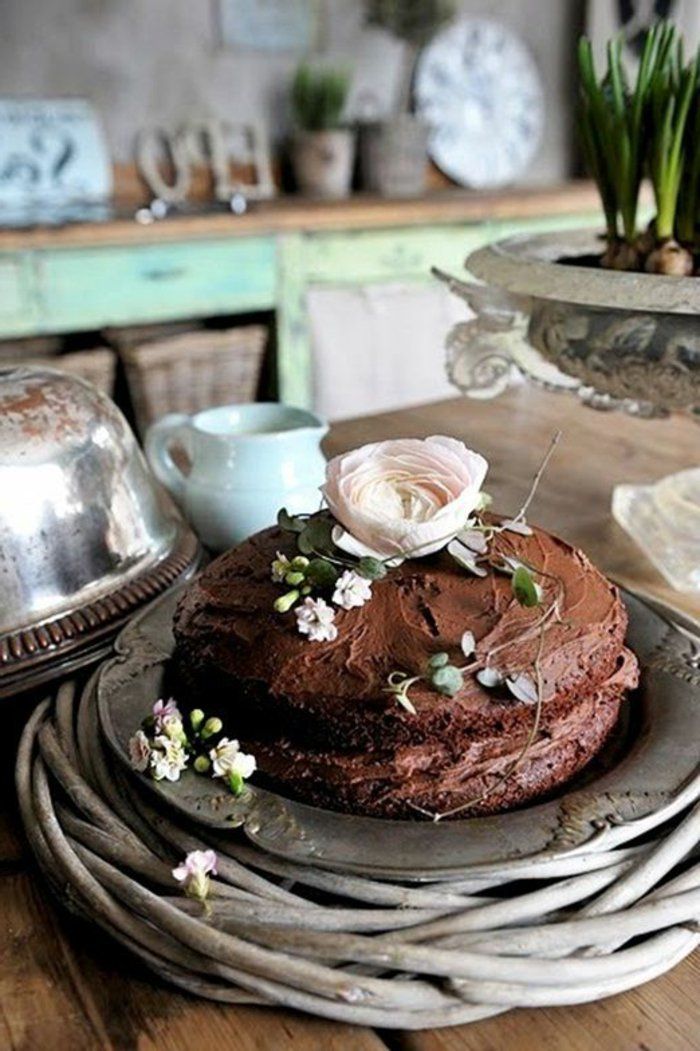 Lengvas pyragas su šokolado kremo kaimiškas stilius