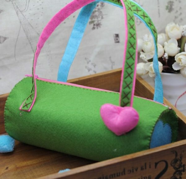 enkla hantverk-idéer-en-liten-färgrik-väska-blå rosig och grön färg