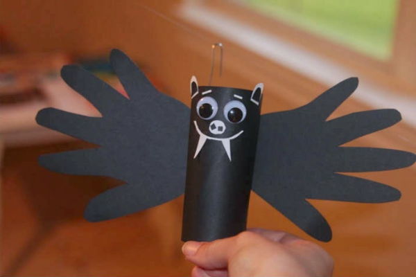 enkle håndverk-ideer-ideer-til-halloween - svarte vinger