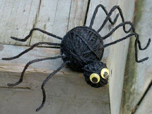 enkle håndverket ideer-for-halloween-a-edderkopp