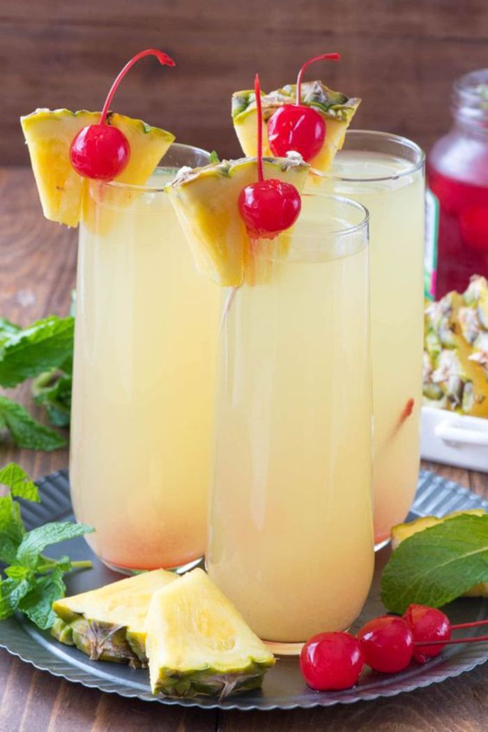 & Quot; Mimosa & quot; lage ananasjuice selv, kule cocktailer til sommerfester, deilig og attraktiv