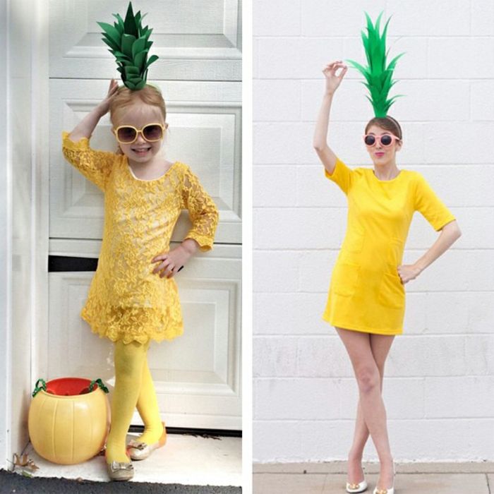 dievčatko a žena oblečená ako ananás