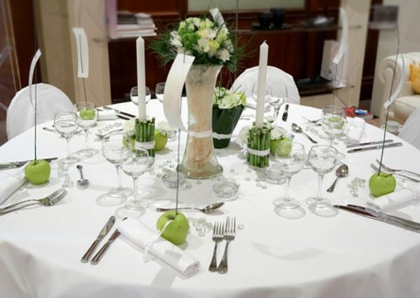 one-time wedding-decorative-for-table-blanket em branco