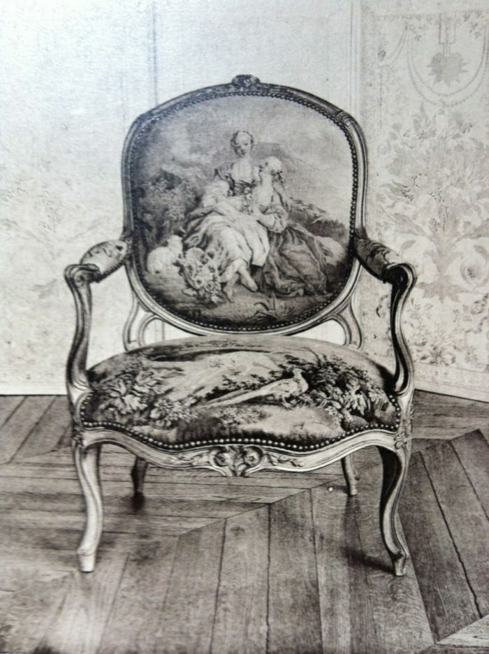 unik modell-vintage-stol svartvitt foto