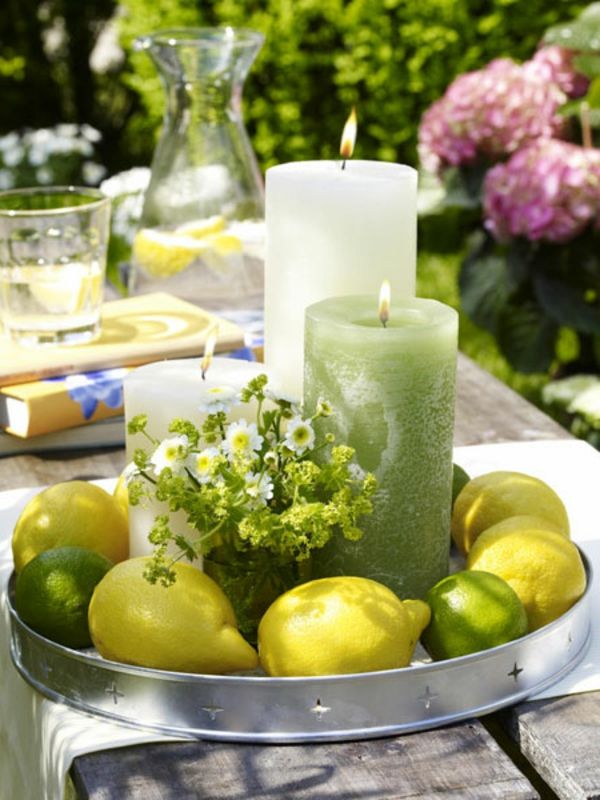 Decoração elegante com limões e velas