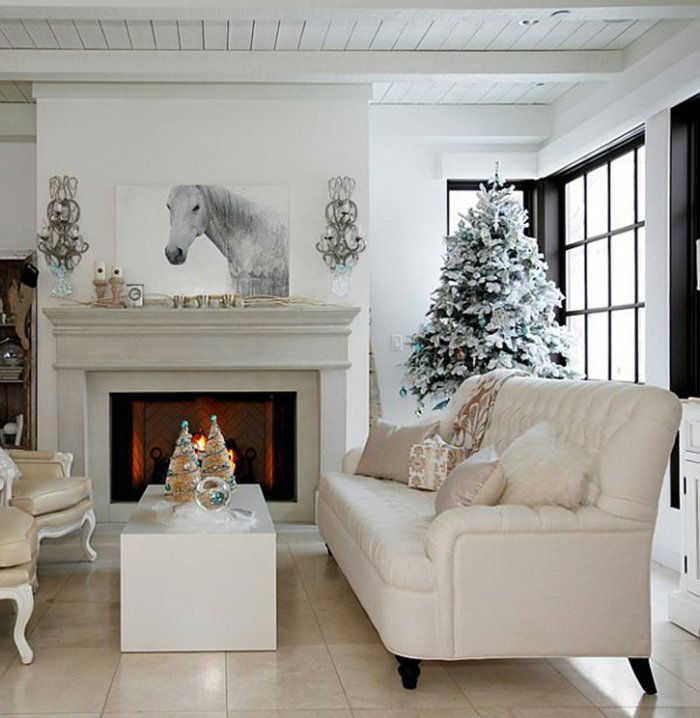 Elegantná-weihnachtsdeko obývačka krb, útulná atmosféra Jasné farby