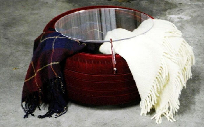 elegancki stół-gniazdo wykorzystywane do recyklingu opon nowoczesne meble DIY