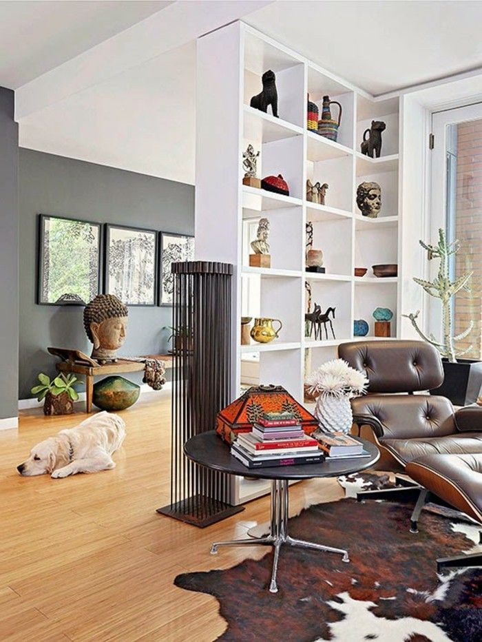 eleganta Uppställning rumsdelare rumsdelare hyllor-shelf-space isolahylla-än-rumsdelare mattan-till-djur-motiv trägolv läder stol
