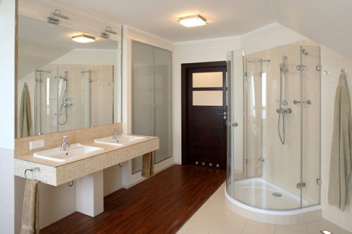 elegantiškas vonios kambarys-in-balta-kūrybinės dušo kabinos