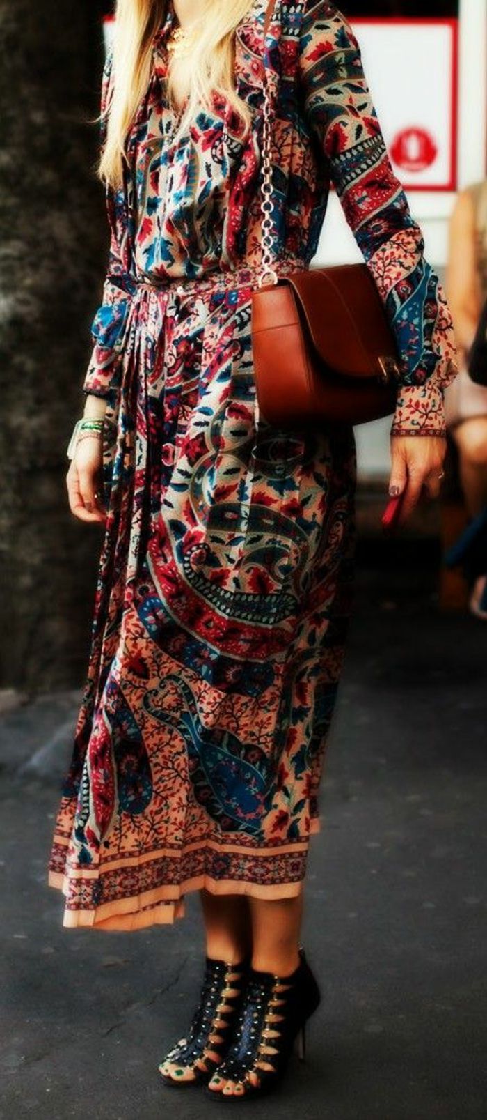 Elegantna Dolga obleka boemski stil rjavo-bag-elegantna modela sandali