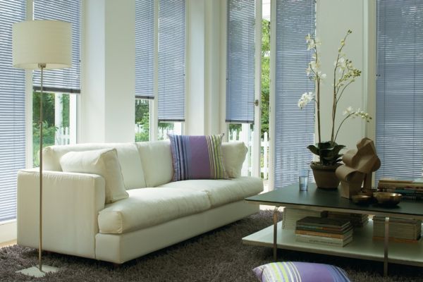 elegantna dnevna soba moderna jalozinasta bela stoječa svetilka z raztegljivim blazino