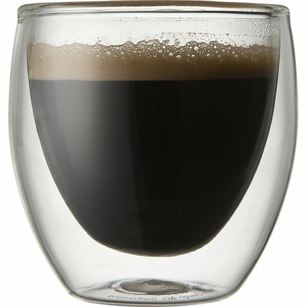 tazze da caffè super design di sfondo in bianco