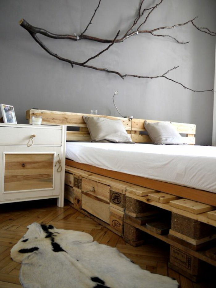 Euro pallets bed-own-build-bont-simple-bedroom interior