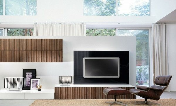 išskirtiniai tv baldai, šiuolaikinio dizaino svetainė su baltomis sienomis