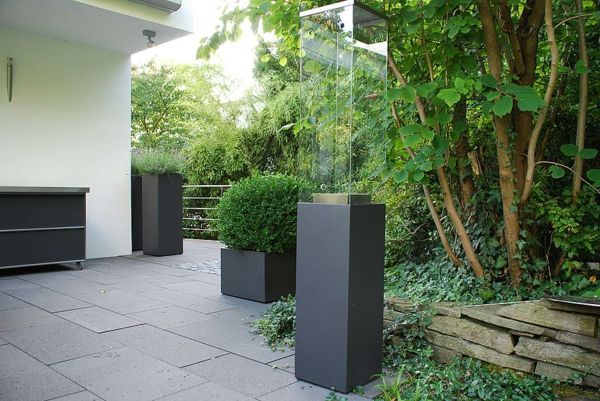 Dış tasarım-deco fikirler-çiçek-çiçek kova-siyah-peyzaj-fikirler-Gartengestaltung-örnekleri-bahçe tasarım fikirleri