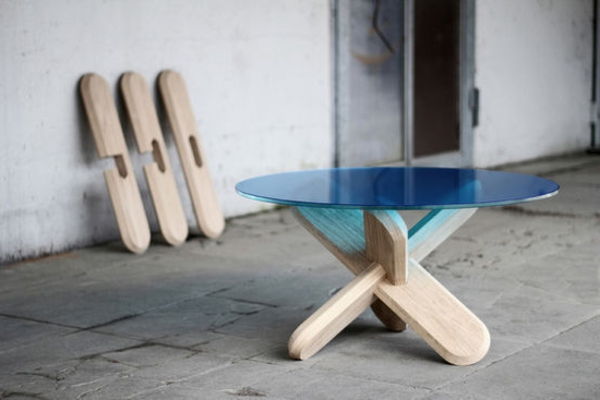 extravagant-mode on-the-device-elegant-table