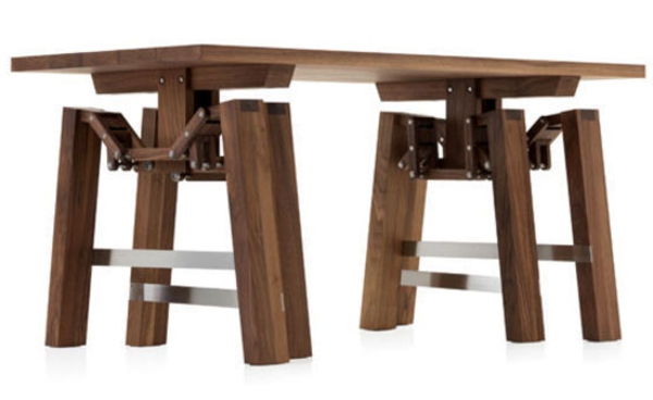 extravagantă-mode on-the-dispozitiv-masă de lemn