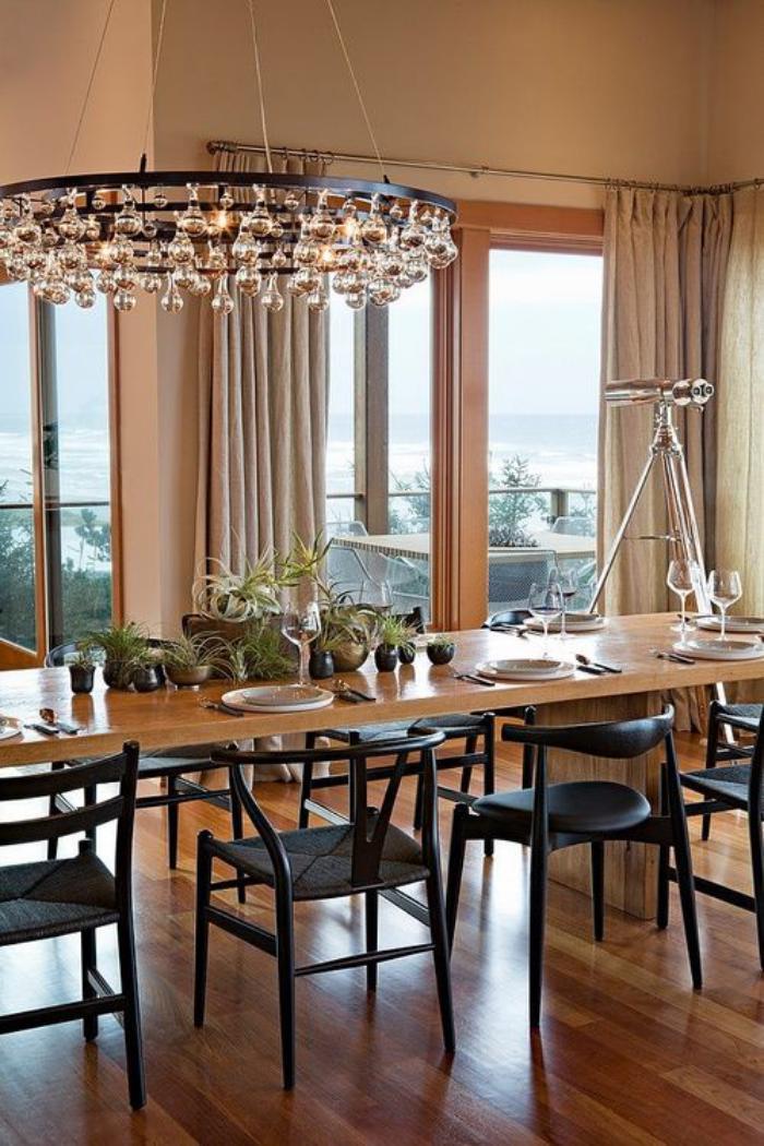 extravagantné jedáleň črepníkové rastliny veľký luster