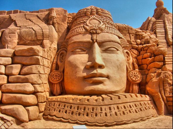 fantastisk sand skulptur av-mystisk-Pharaon