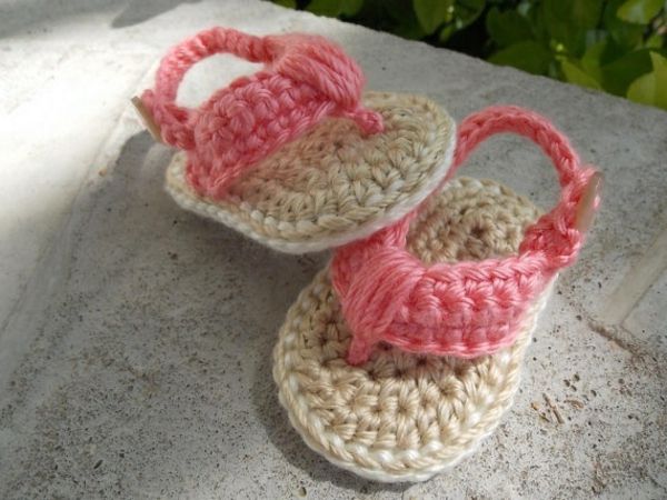 sapatos-com-super-bela-design-crochet-grandes-prático-ideias-sandálias-em-dois-cor fantástica-bebê
