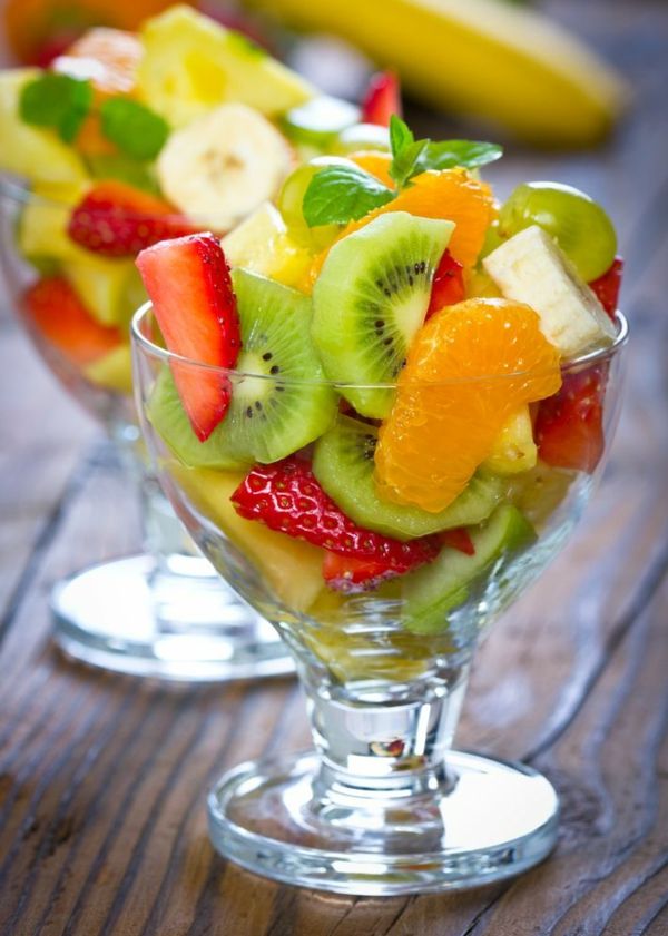 fantastinis-vaisių salotos-receptas-vaisių salotos vaisių salotos padažu-obstsalat kalorijų