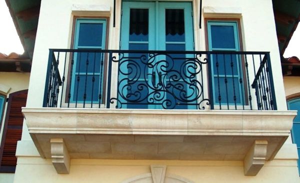 Design fantastic balustradă-by-one balcon