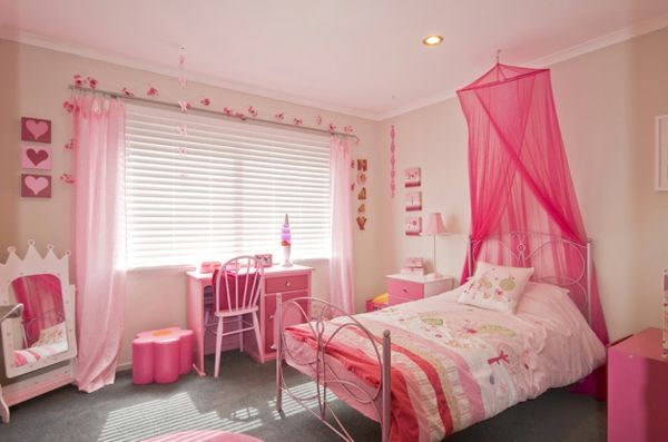 fantastický Materská spálne v ružovej