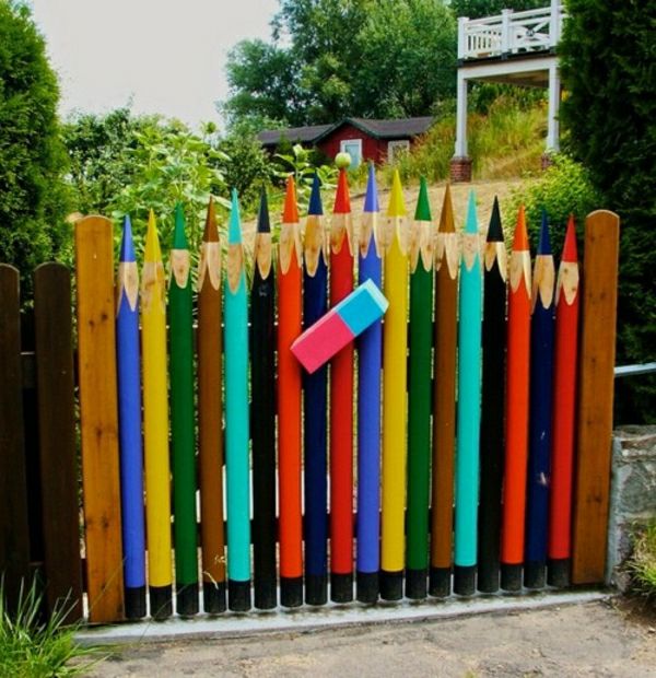Spalvoti pieštukai nei tvoros idėja