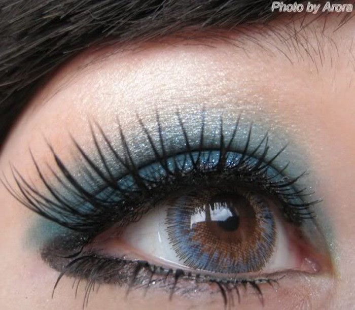 lentes de contato fantasia Halloween, maquiagem azul com brocado