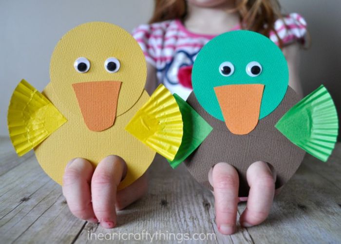 Kreative og morsomme DIY ideer for barn, Ducks laget av papirhåndverk, gul og grønn