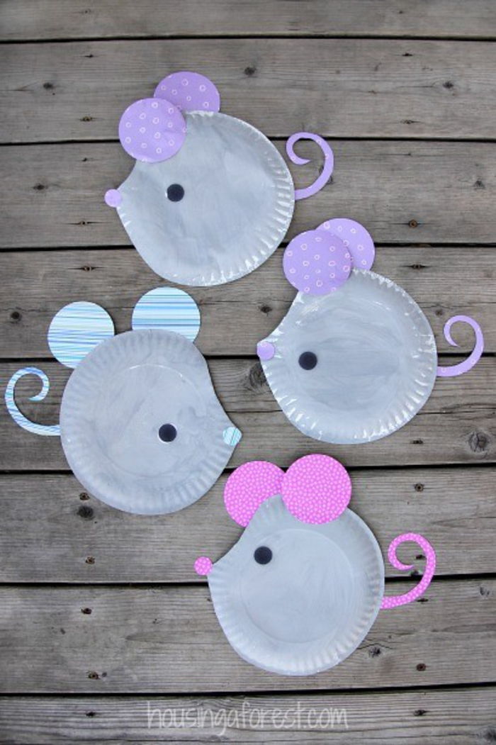 Samodzielne robienie myszy z papierowych talerzy, robienie zabawnych zajęć dla dzieci, z dziećmi