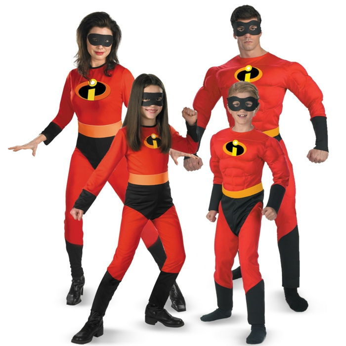 The Incredibles filminden bir aile grubu kostümleri