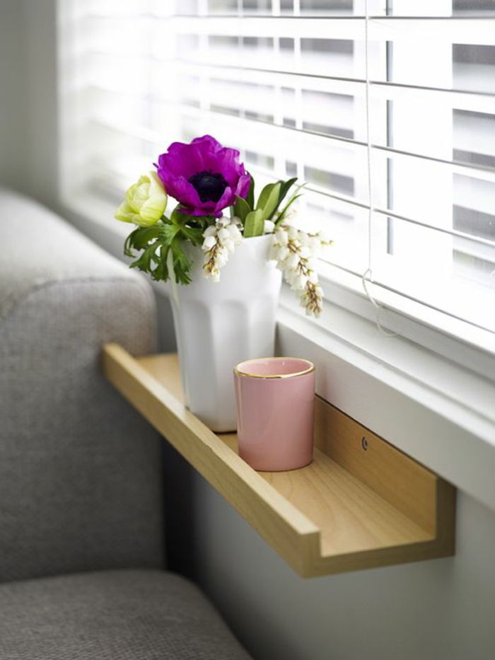 windowsill interior design decorazione legno e finestra con fiori