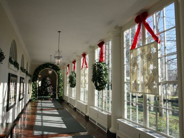 Fensterdeko-na-božično-v-dolgi koridorja