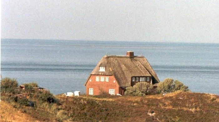 chata-Sylt-in-the-Sea