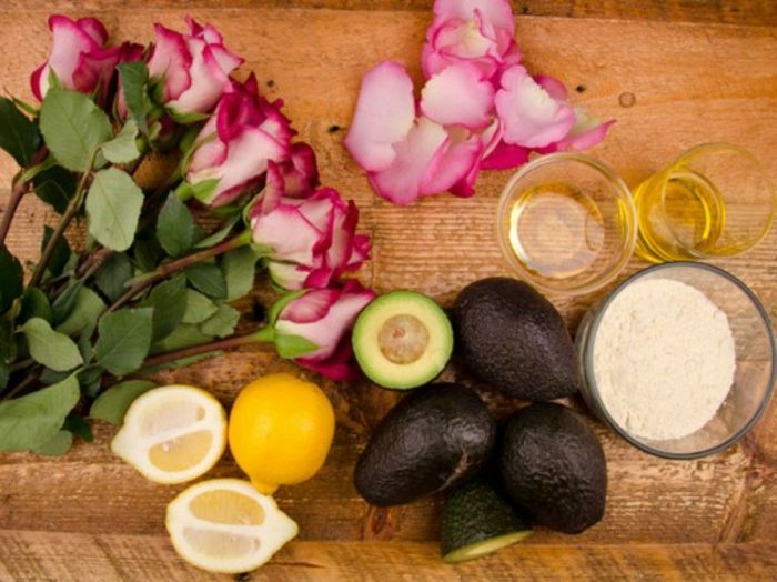 Ingredientes para shampoo sólido: abacate, rosas, limões, sal marinho, óleos