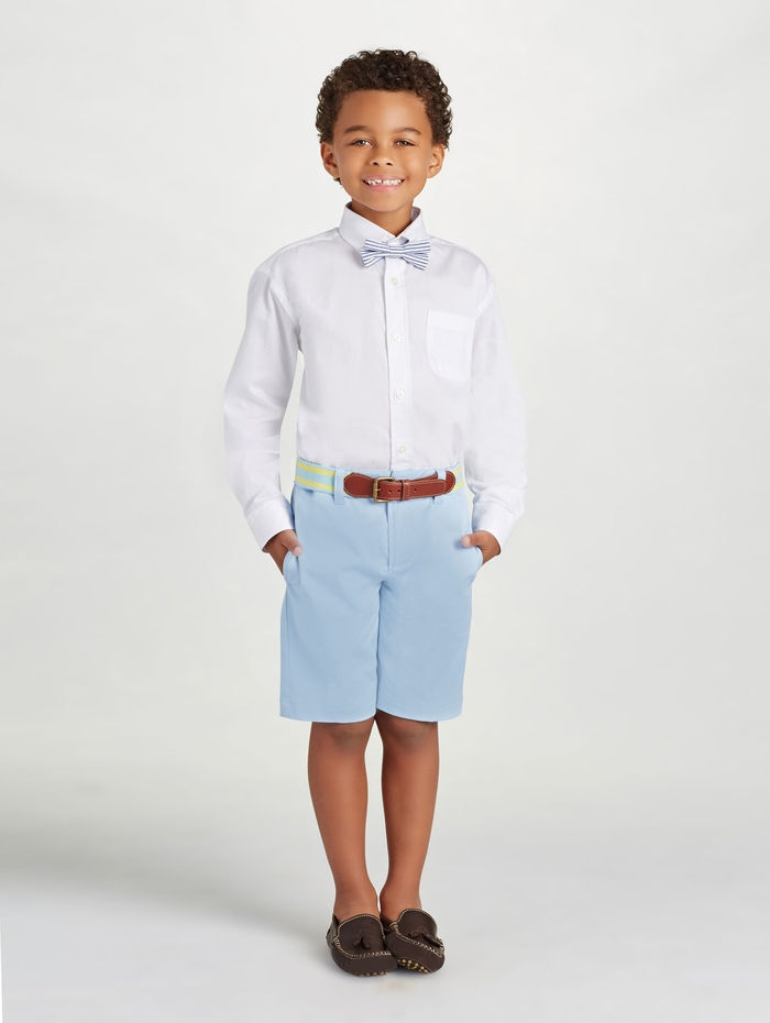 çocuklar için şenlikli çocuk giysileri, papyon ile beyaz gömlek, mavi şort, yaz modası 2017